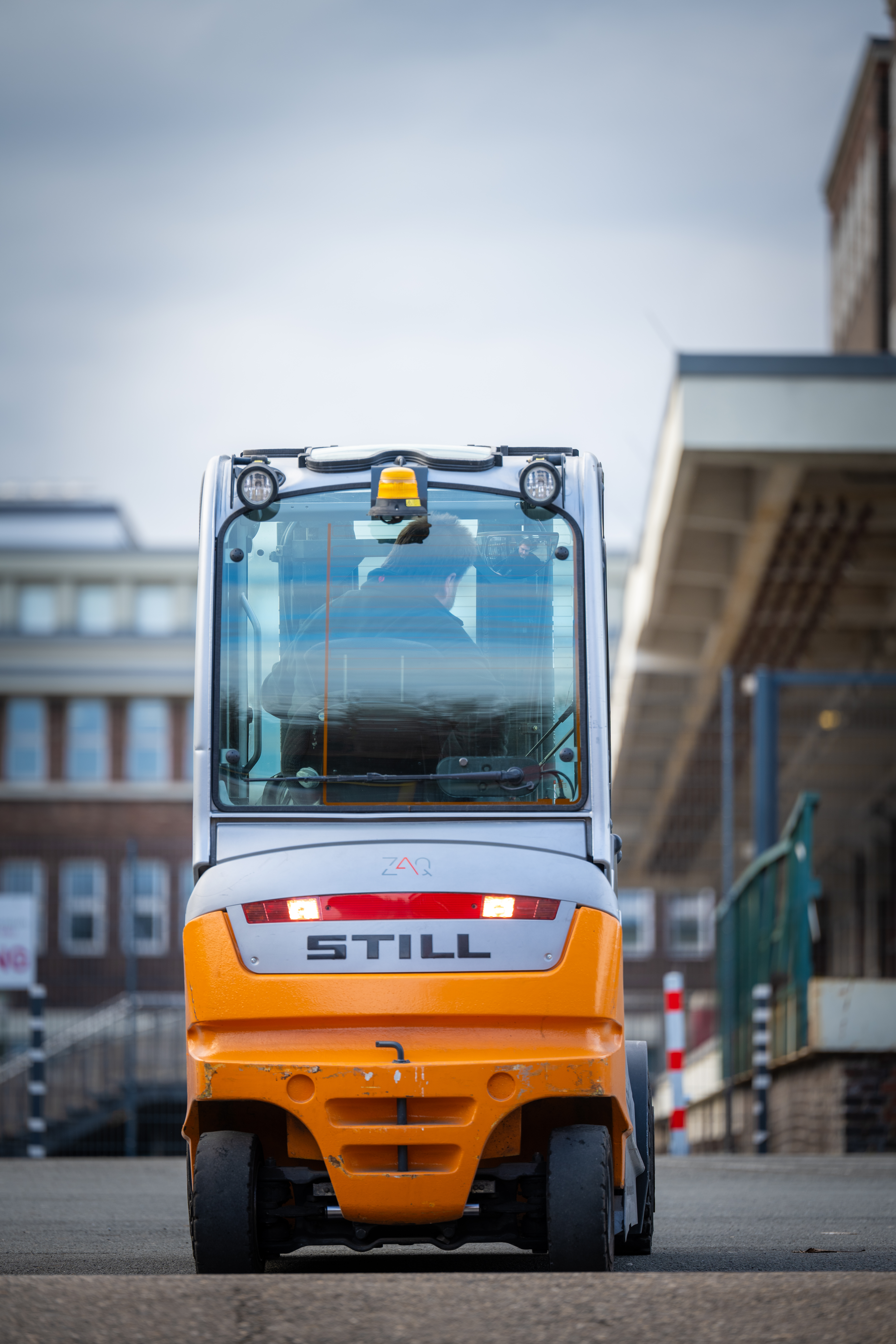 Gabelstapler im Lagerbereich